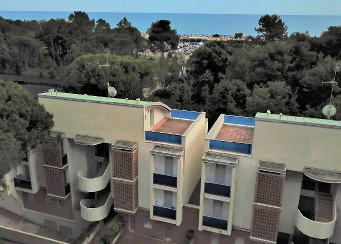 Daire Colorful Flat By The *
